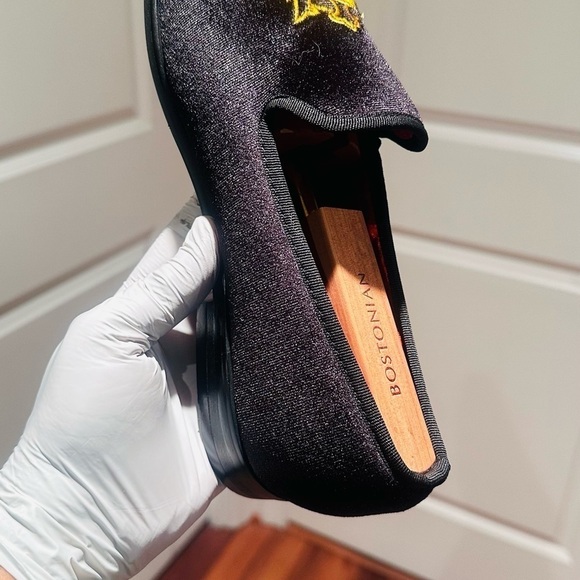 ELANROMAN Men's Lion Crest Velvet Loafers. - Picture 15 of 15